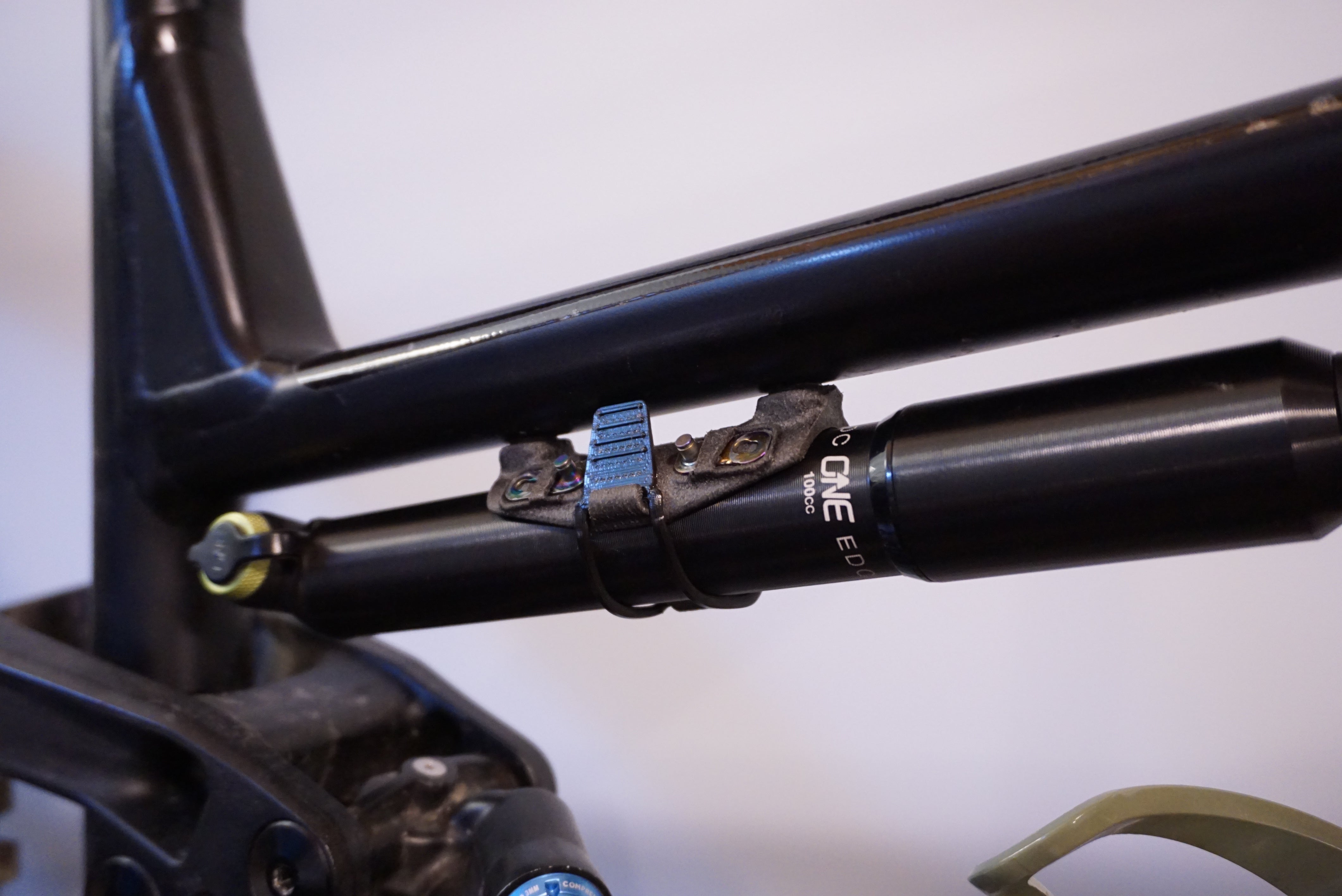 Bike pump online mount